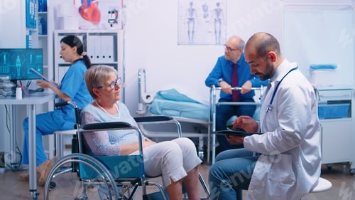 Preview: Doctor consultation in recovery clinic