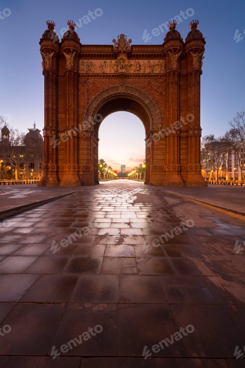 Preview: Arc de Triomf at dusk, Barcelona, Catalonia, Spain