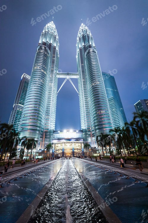 Preview: Petronas Towers, illuminated, low angle view, Kuala Lumpar, Malaysia