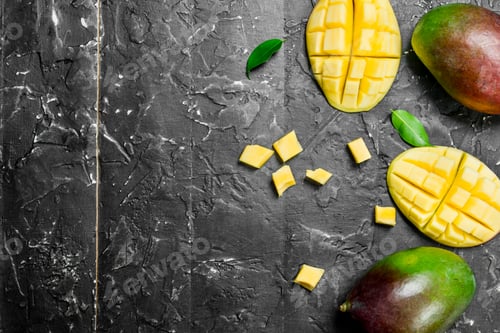 Preview: Sliced fresh mango.