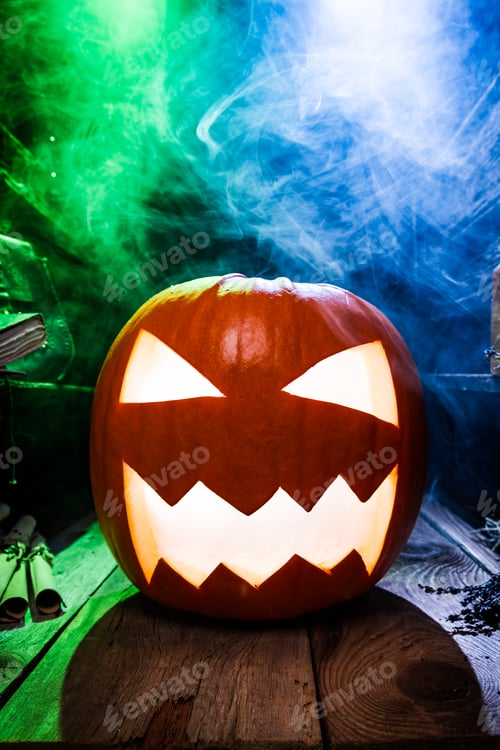 Preview: Smoking pumpkin for Halloween with copy space