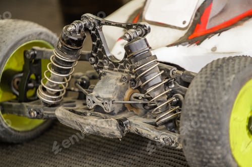Preview: Maintenance of radio-controlled model of the car in a break between competitions