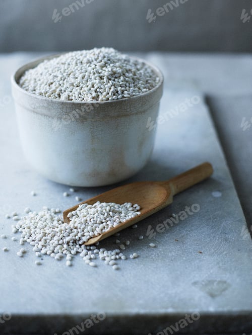 Preview: Bowl of dried black eyed peas