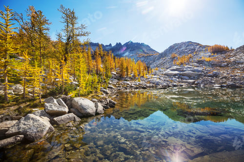 Preview: Alpine lake