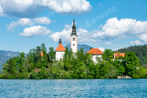 Preview: landmark in slovenia with the church on the island yuo can visit by boat