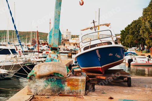 Preview: Fishing boat on harbor