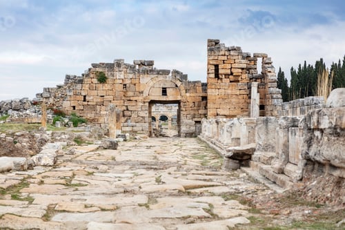Preview: Ruins of the Roman theater in Hierapolis