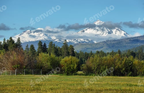Preview: Three Sisters mountains, Oregon
