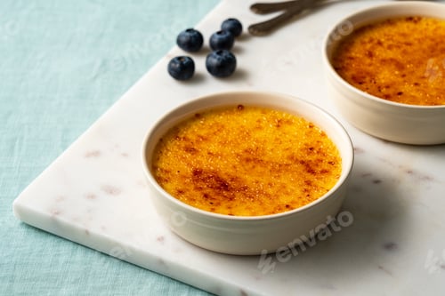Preview: Spanish crema catalana. Creme brulee. Traditional French vanilla cream dessert. Burned cream
