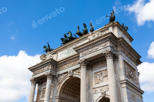 Preview: Triumph Arc - Arco Della Pace in Sempione park in Milan, Italy