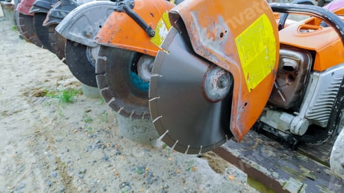 Preview: Profile on the blade of an asphalt or concrete cutter and Profile on Asphalt Cutter