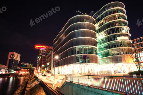 Preview: Night city osvitchene neon.