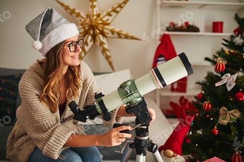 Preview: Christmas / New Year'S Joy With Astronomy Telescope And Cute Girl.