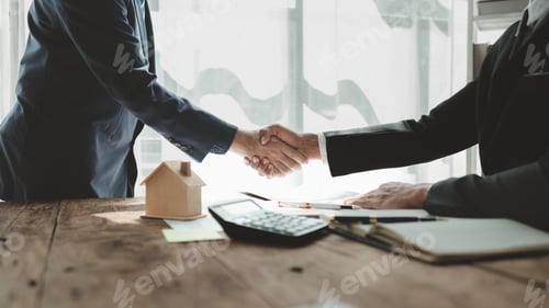 Preview: Talking with a real estate expert, Discuss property investments, A customer is having a financial me