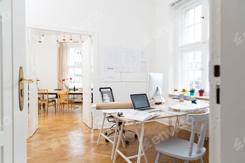 Preview: Workspace in empty office