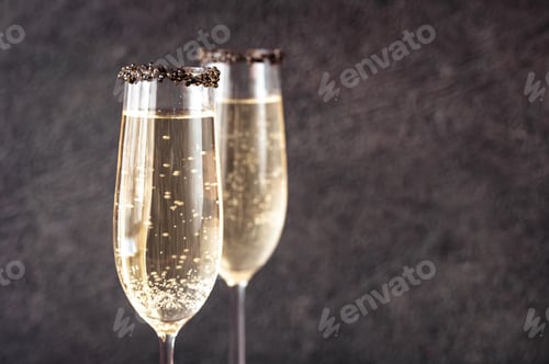 Preview: Flutes of champagne