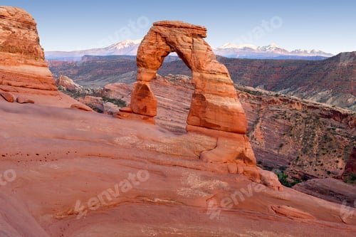 Preview: Delicate Arch Wonder in Utah Arches National Park