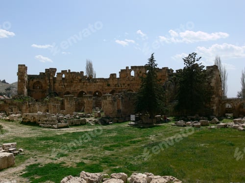 Preview: Baalbeck roman ruins in Lebanon
