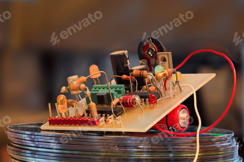 Preview: Electronic circuit with tranistor resistor LED