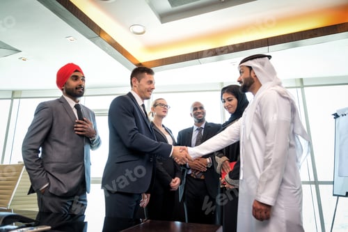 Preview: Business team in Dubai