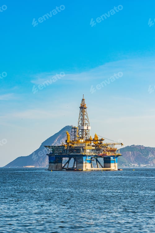 Preview: Oil industry exploration platform moored in Guanabara Bay in Rio de Janeiro, Brazil