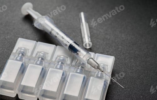 Preview: Syringes and vaccines