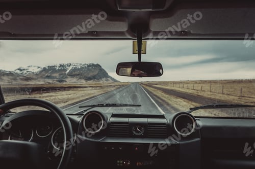 Preview: Driving on the icelandic roads, tour in Iceland