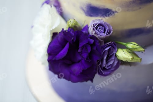 Preview: Wedding cake with flowers