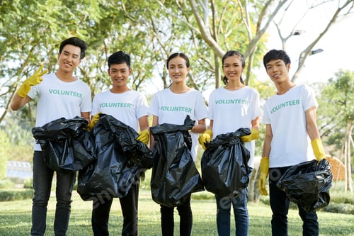 Preview: Young people volunteering