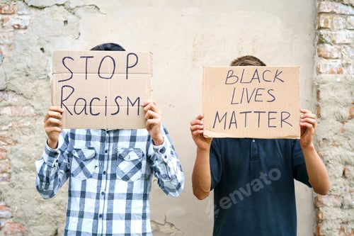 Preview: A men holds a cardboard with an inscription, black life