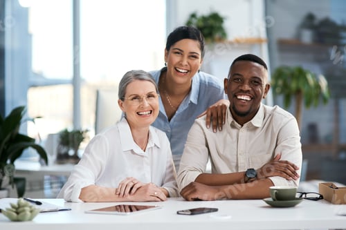 Preview: Portrait of a group of businesspeople working together in an office