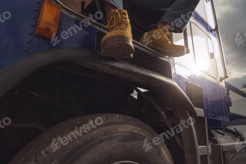 Preview: Commercial Truck Driving Job Concept
