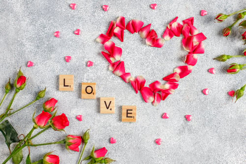 Preview: Valentine's day greeting card with rose flowers.