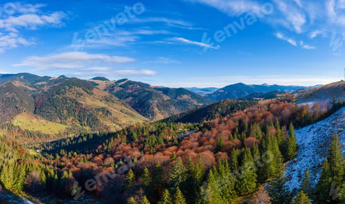 Preview: Picturesque mountain landscapes near the village of Dzembronya in Ukraine in the Carpathians