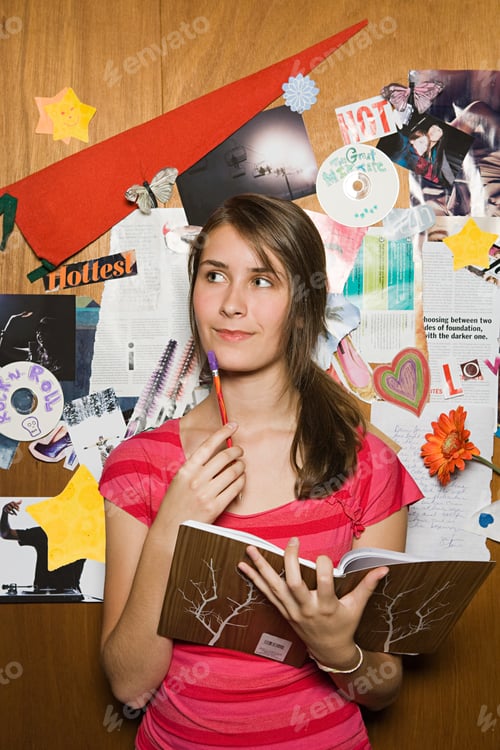 Preview: Teenage girl with diary