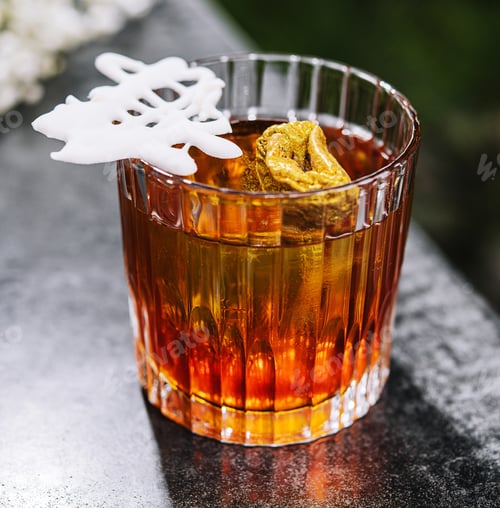 Preview: Side view negroni cocktail in old fashion glass