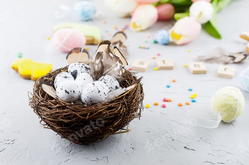 Preview: Easter background with colorful gingerbread cookies eggs and flowers