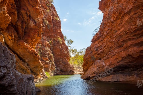 Preview: Simpsons Gap near Alice Springs in Australia