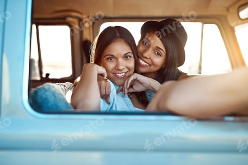 Preview: Chilled out summer with my bestie