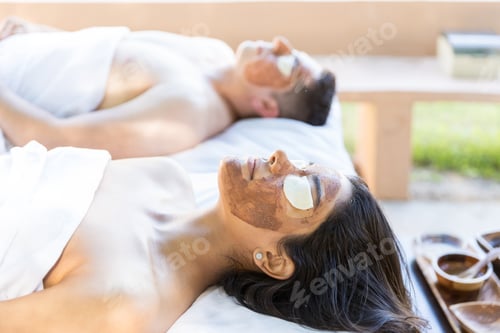 Preview: Refreshing Therapy For Honeymoon Couple