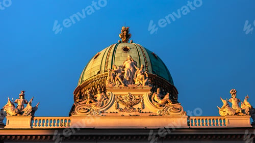 Preview: Reichskanzleitrakt Michaelertrakt dome of the Hofburg