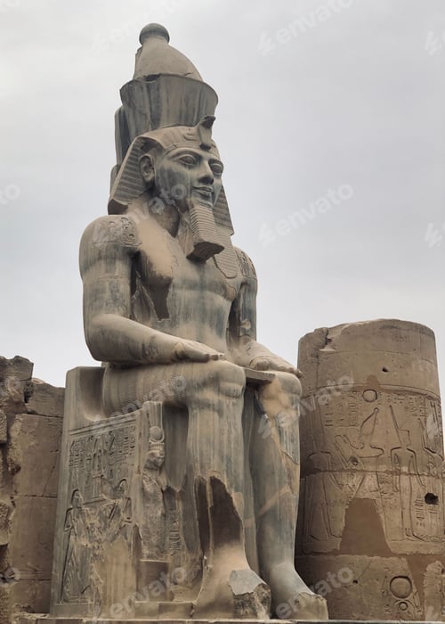 Preview: Vertical shot of a huge statue of Ramesses II in Luxor Temple, Egypt