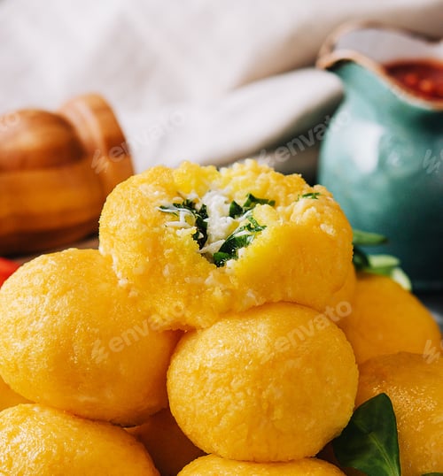 Preview: cheese balls with garlic and dill inside