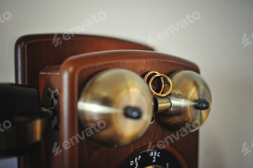 Preview: wedding rings on antique phone