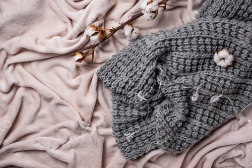 Preview: Cotton branch and light blanket