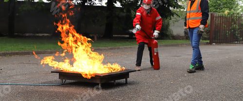 Preview: corporate safety - exercise during a firefighting course