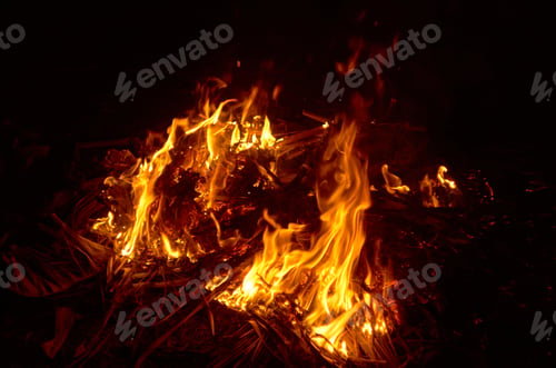 Preview: The flame and heat in the fireplace