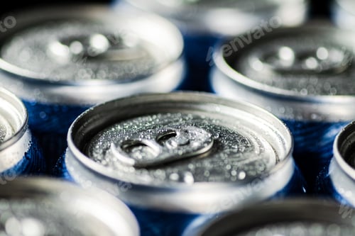 Preview: Fresh beer in cans.