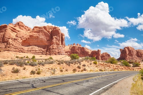 Preview: Scenic road, travel concept picture, USA.