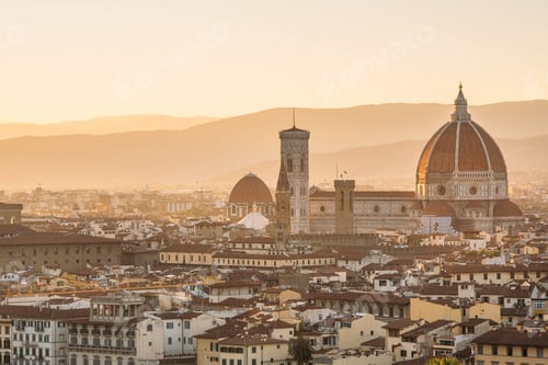 Preview: Beautiful shot of buildings in Florence Italy